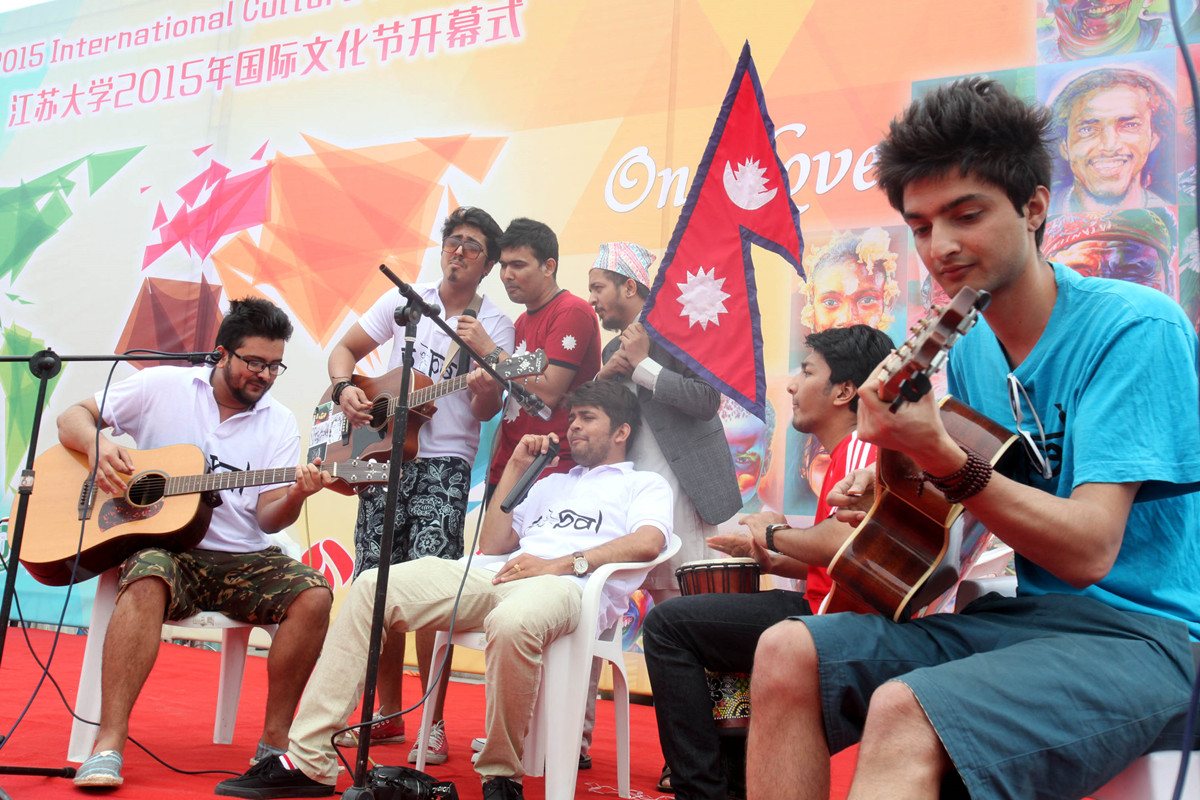 MUSIC BAND